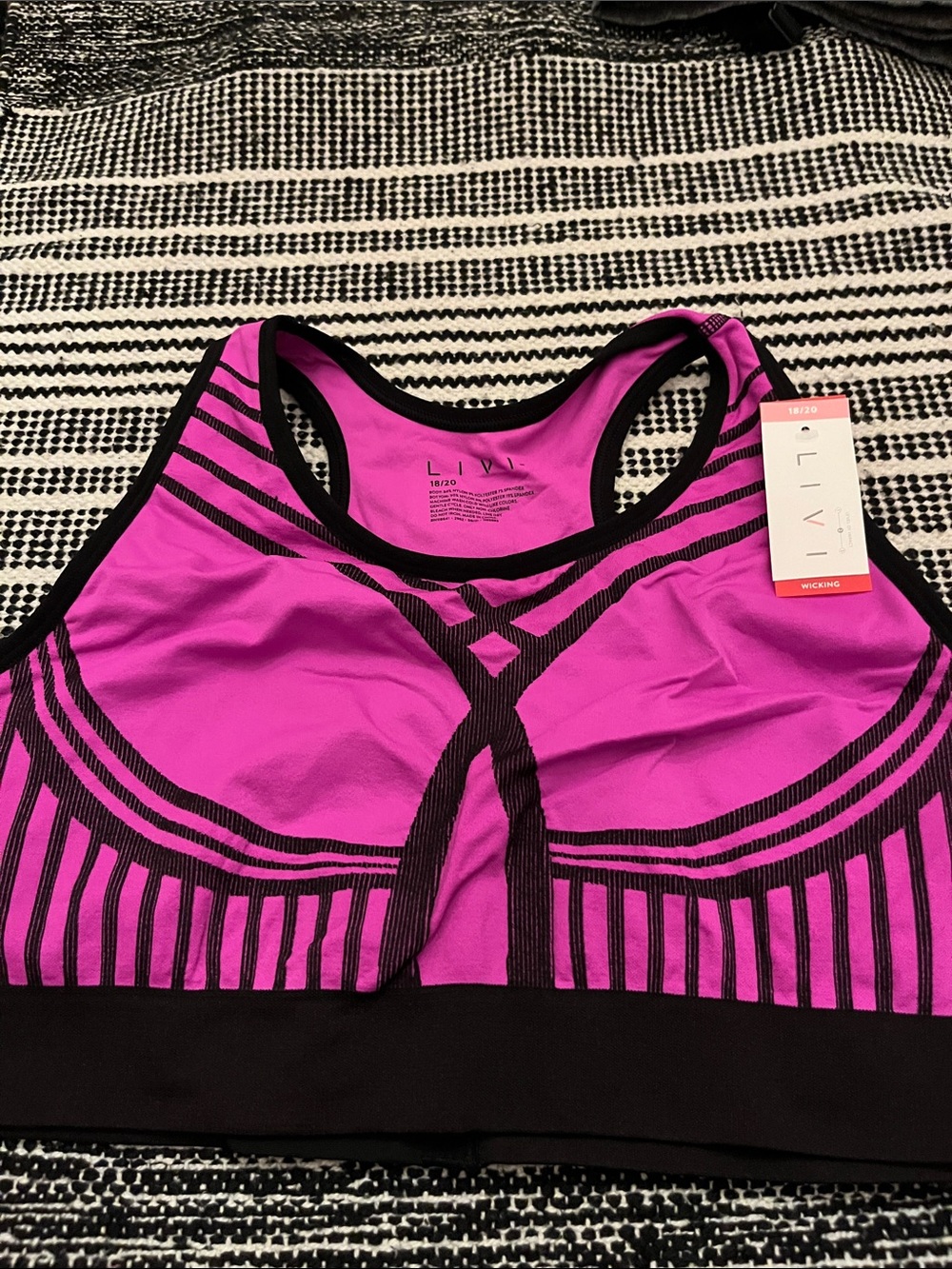 Livi sports bra. Pink and Black